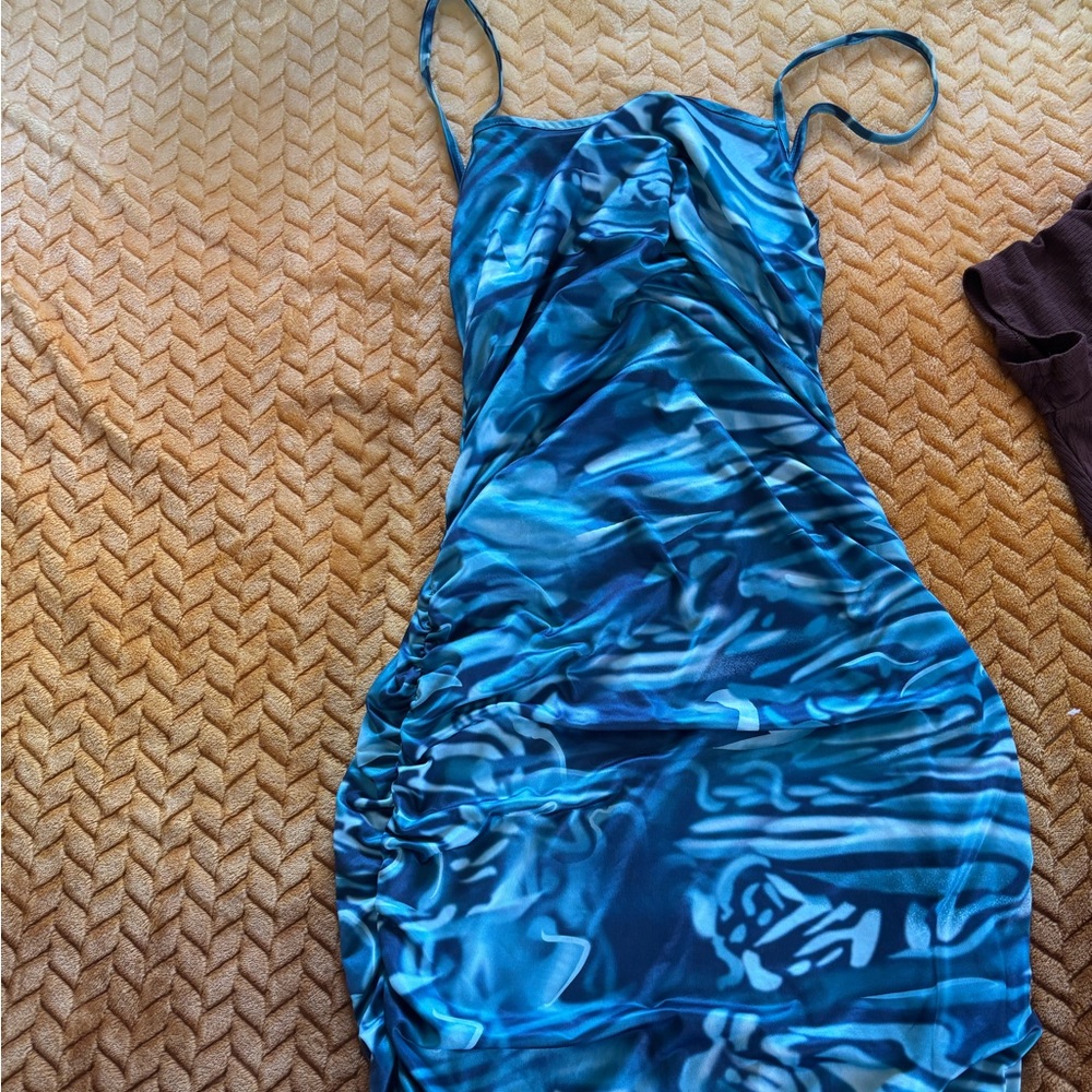 SHEIN Elegant Blue and White Garment